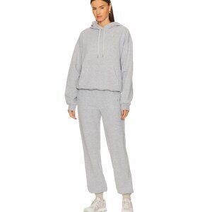 ALO Yoga "Accolade Sweatpant" Heather Gray - Sz. M